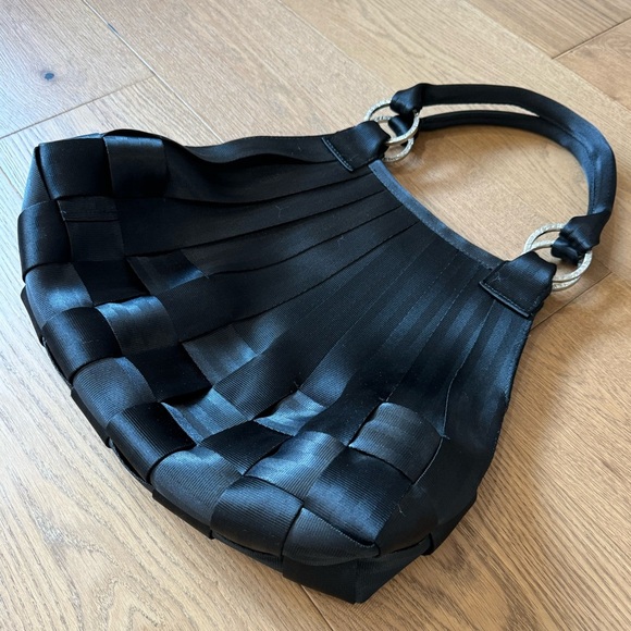 EUC Harveys Seatbelt Bag - Large Stella Tote - Black - Picture 4 of 12